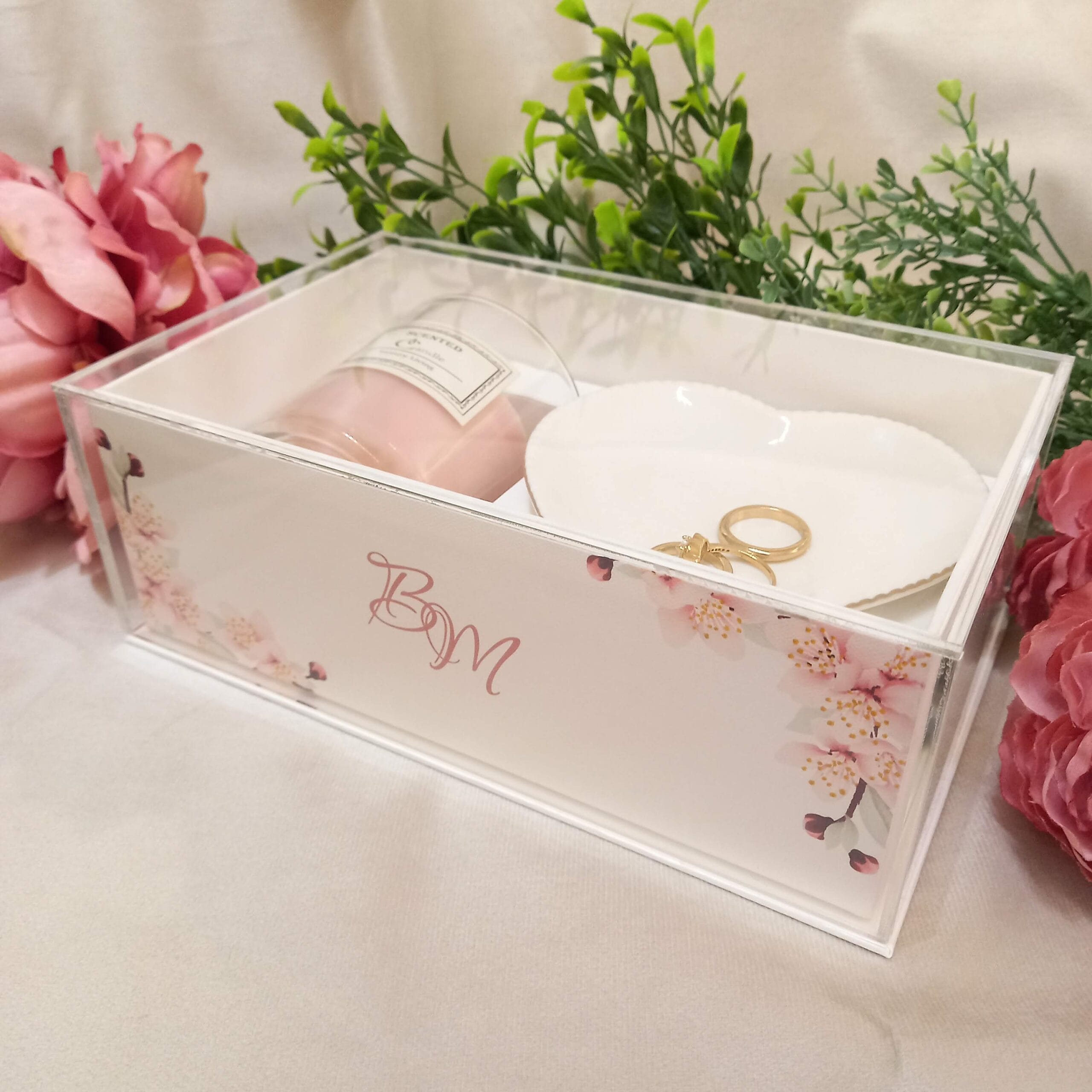Caixas para padrinhos 2 Caixa para madrinha com base floral cartonada e tampa em acrílico artinvitte